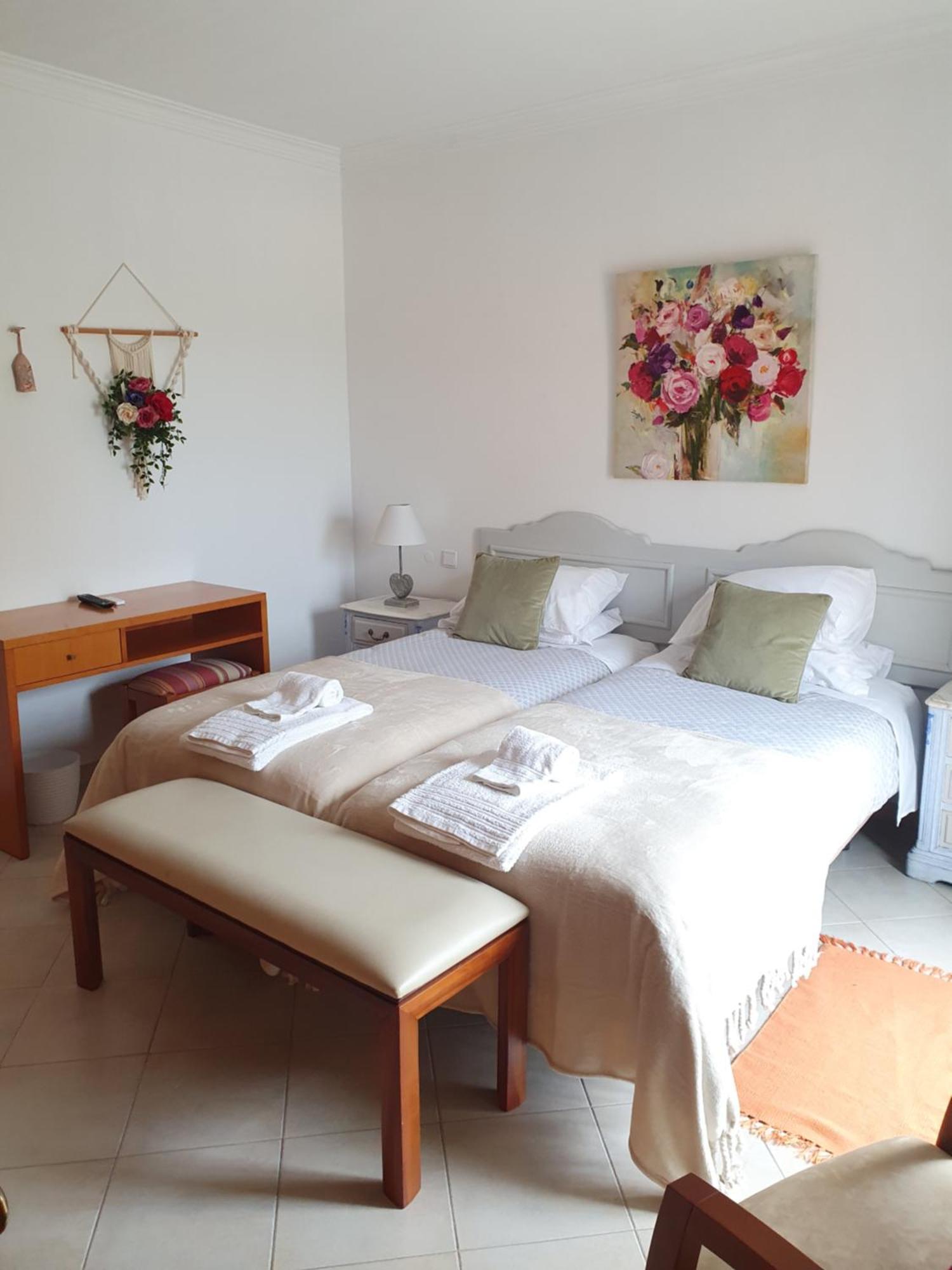 Vila Apartamentos Estrela Lagos Phòng bức ảnh
