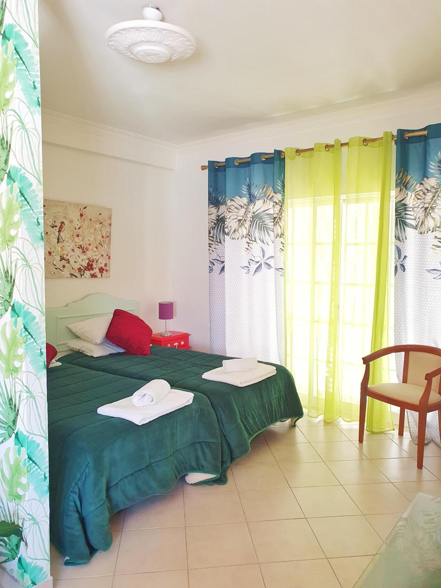Vila Apartamentos Estrela Lagos Phòng bức ảnh